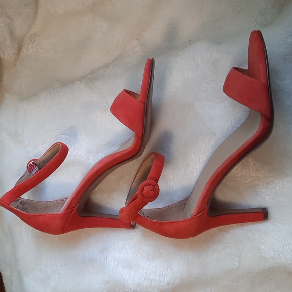 New-Naturalizer Kinsley Suede Heel Size 7 - Picture 2 of 11